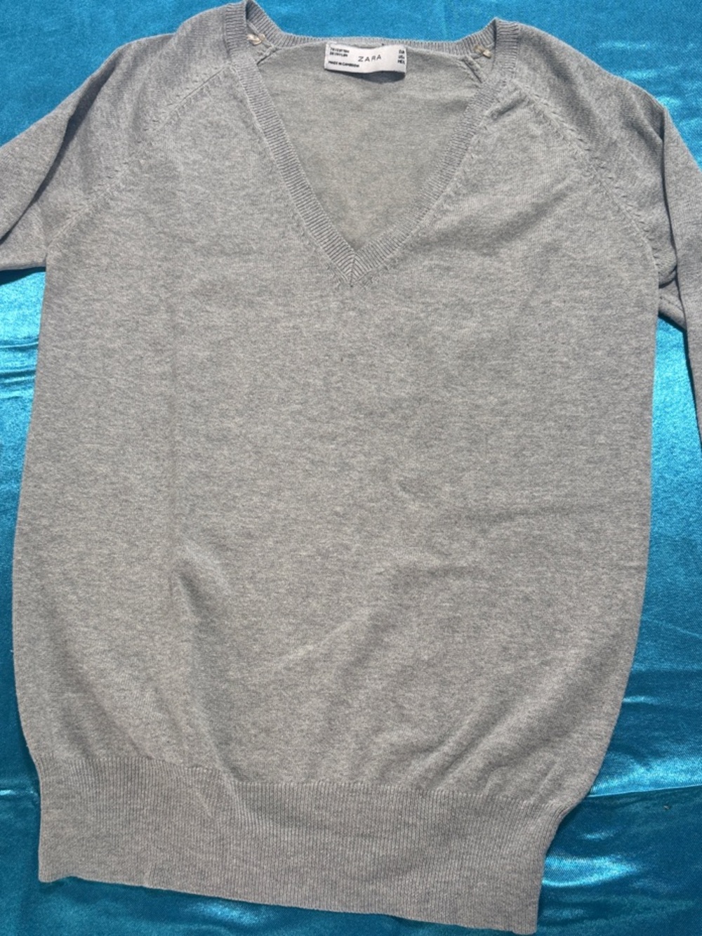 Zara Gray V‑Neck Knit Sweater